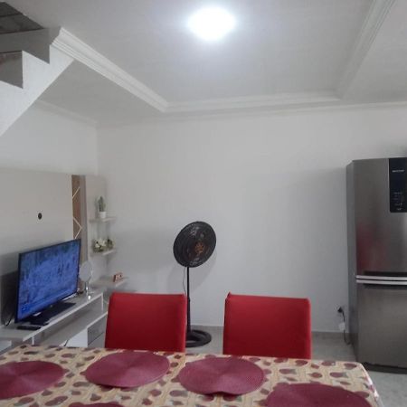 Apartamento Duplex Mobiliado Em São Pedro da Aldeia Екстериор снимка