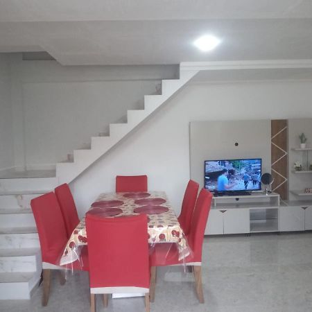 Apartamento Duplex Mobiliado Em São Pedro da Aldeia Екстериор снимка